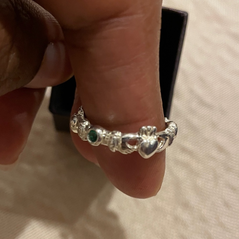 925 Sterling Silver and Green Claddagh Ring